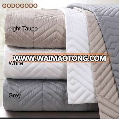 Luxury Cheap 200Tc 80S Wholesale Price King Size Woven Cotton And Polyester Fitted Bedspread Fabric